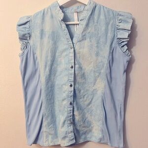Ny collection denim Tie die top size M faded feminine metal buttons
